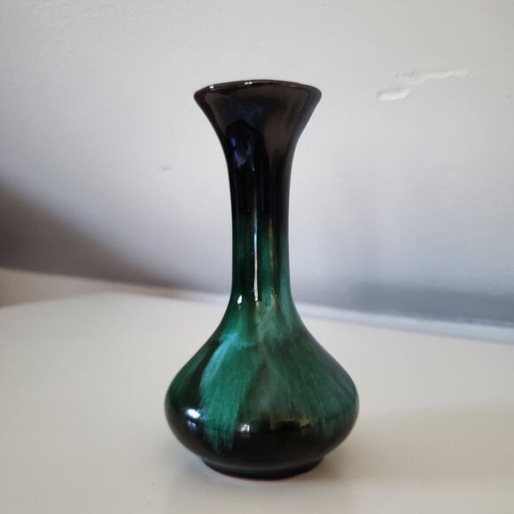 Set of 2 Blue Mountain Pottery Pieces - Small Jug & Bud Vase - Picture 2 of 3